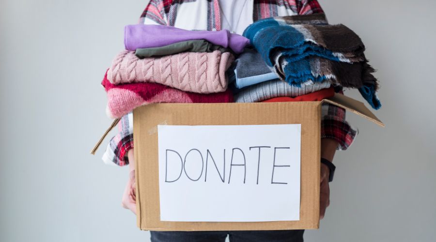 Donating to cope with the stress of moving house 