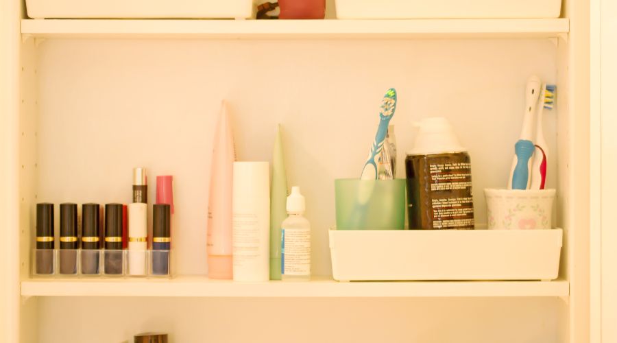 Packing a bathroom before moving house