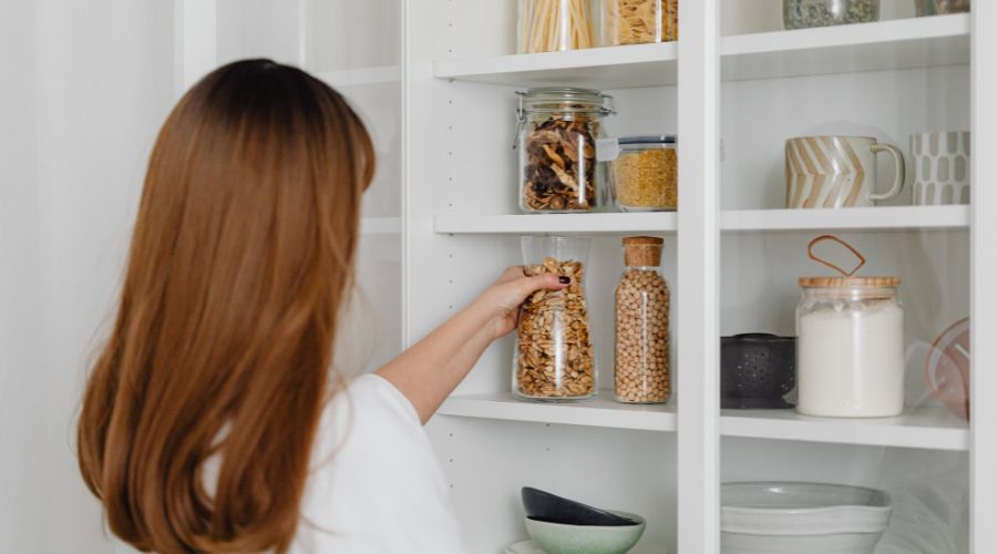How to pack a pantry when moving 