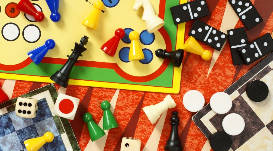 How to pack board games