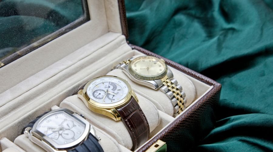 How to store watches