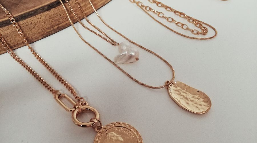 How to store jewellery to prevent tarnishing 