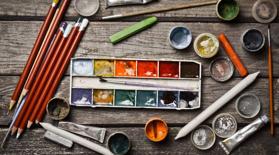 How to pack art supplies for moving house