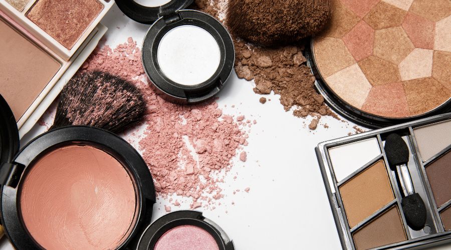 Packing makeup for a house move