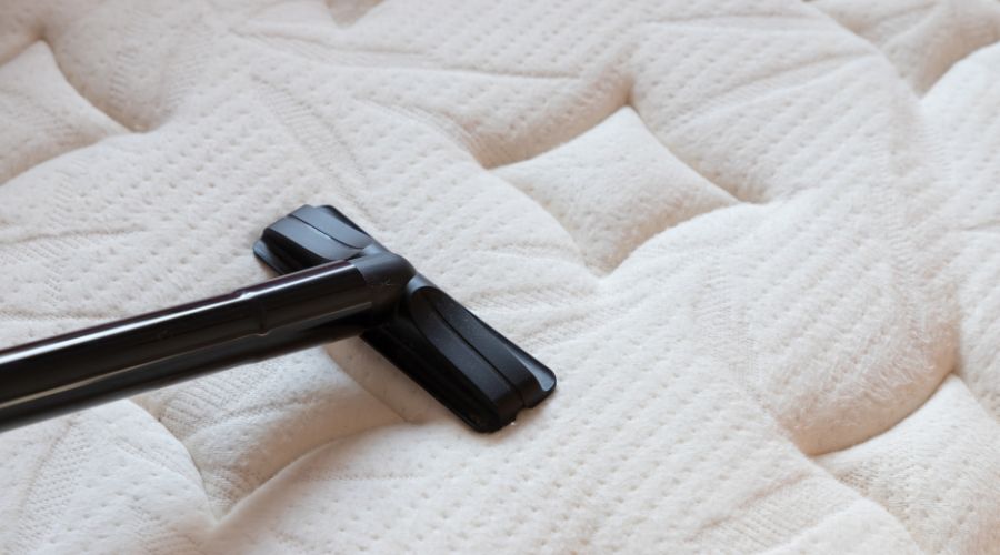 Pack a mattress for moving house